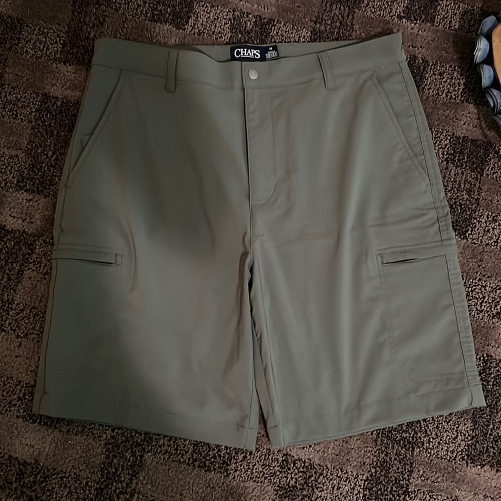 Chaps gray snap shorts; like new